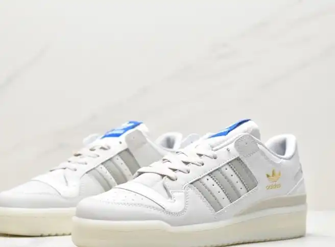 hype Adidas Sneakers