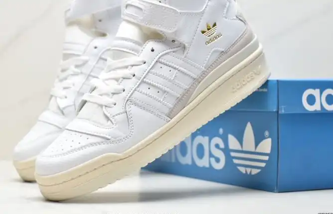 hype Adidas Sneakers