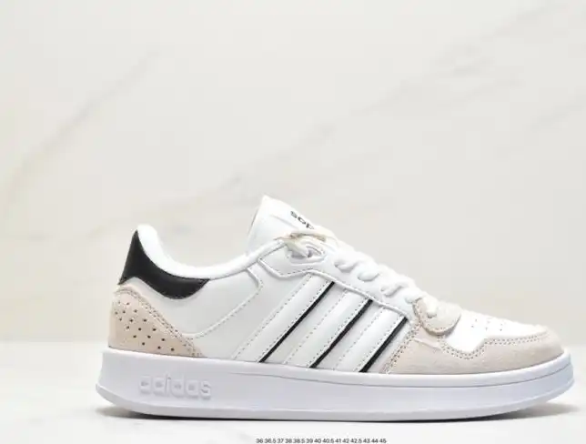 hype Adidas Sneakers