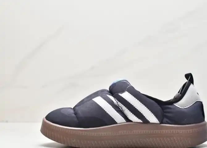 hype Adidas Sneakers