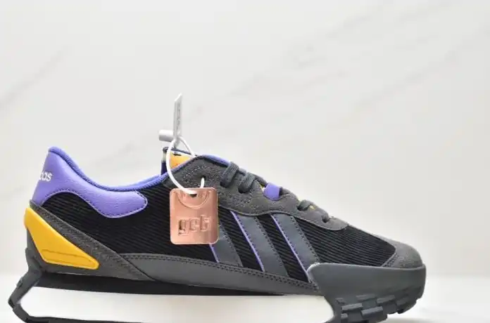 hype Adidas Sneakers