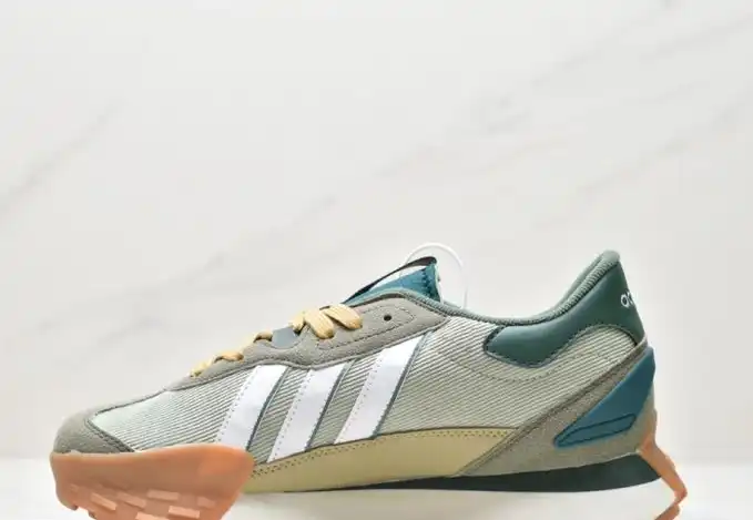 hype Adidas Sneakers