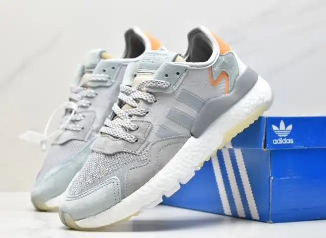 hype Adidas Sneakers