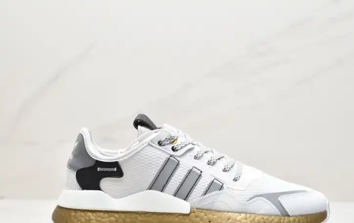 hype Adidas Sneakers