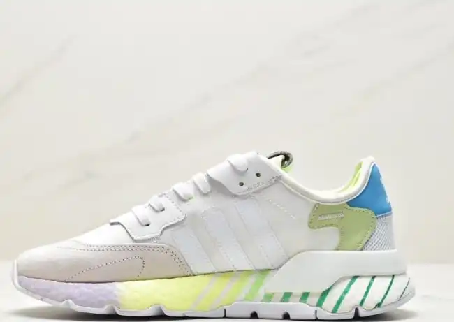 hype Adidas Sneakers