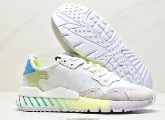 hype Adidas Sneakers