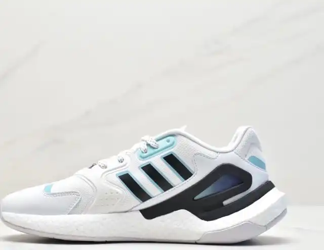 hype Adidas Sneakers