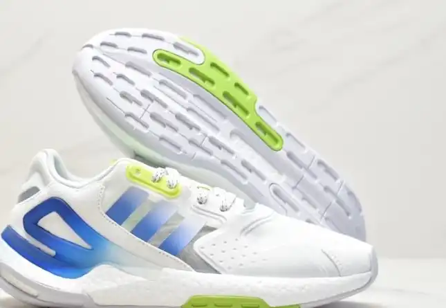 hype Adidas Sneakers