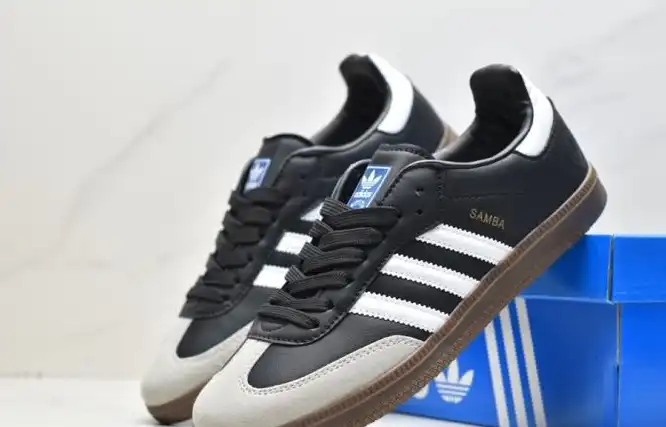 hype Adidas Sneakers