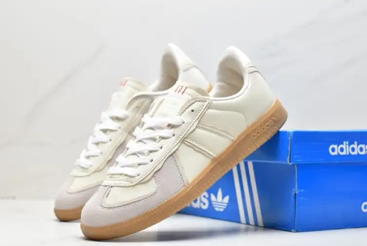 hype Adidas Sneakers