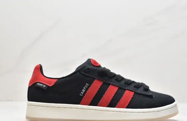 hype Adidas Sneakers