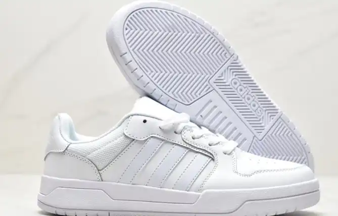 hype Adidas Sneakers