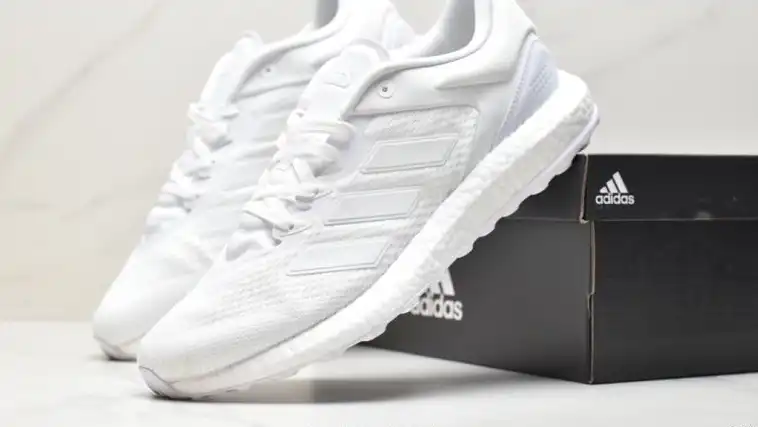 hype Adidas Sneakers