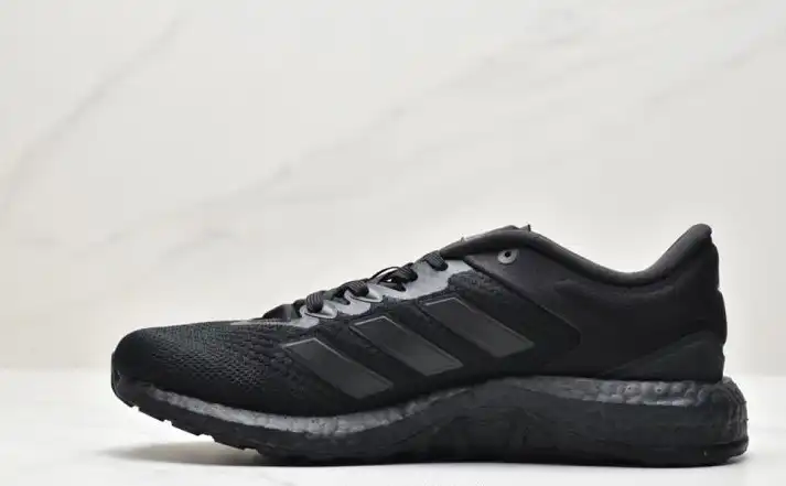 hype Adidas Sneakers