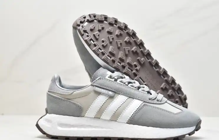 hype Adidas Sneakers