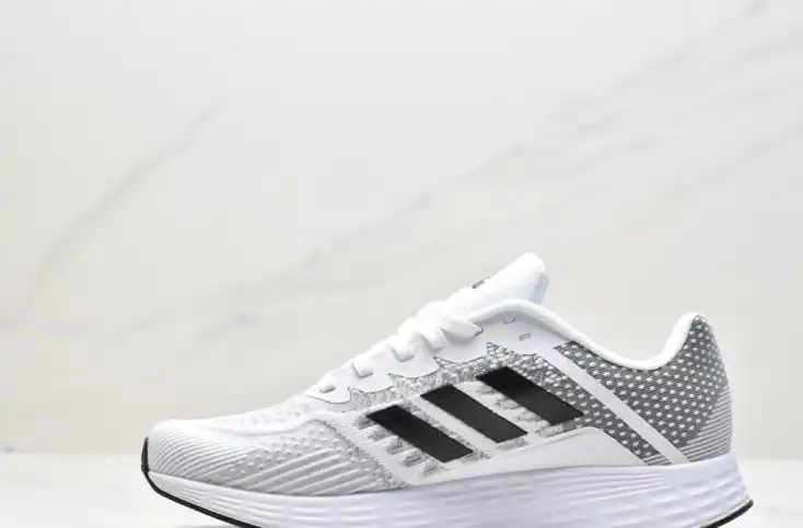 hype Adidas Sneakers