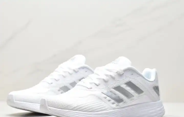 hype Adidas Sneakers