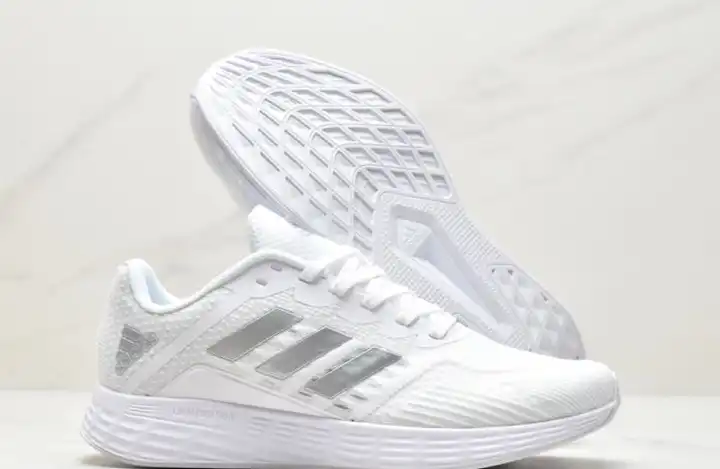 hype Adidas Sneakers