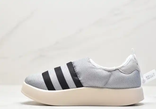 hype Adidas Sneakers