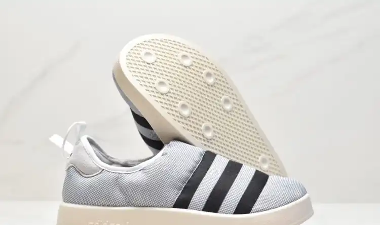 hype Adidas Sneakers