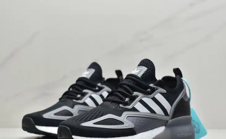 hype Adidas Sneakers