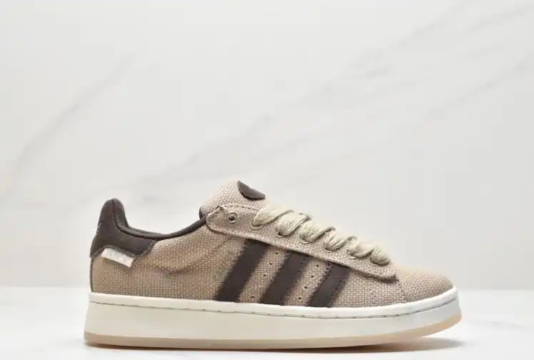 hype Adidas Sneakers