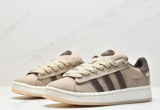 hype Adidas Sneakers