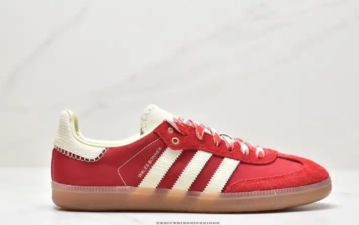 hype Adidas Sneakers