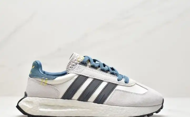 hype Adidas Sneakers