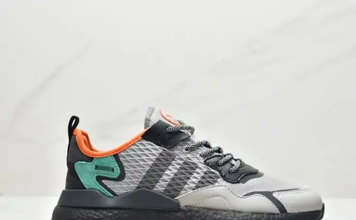 hype Adidas Sneakers