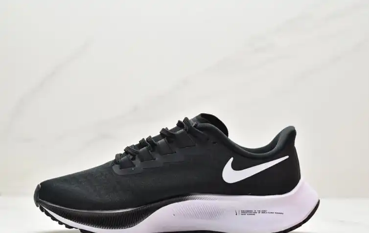 hype Nike Sneakers