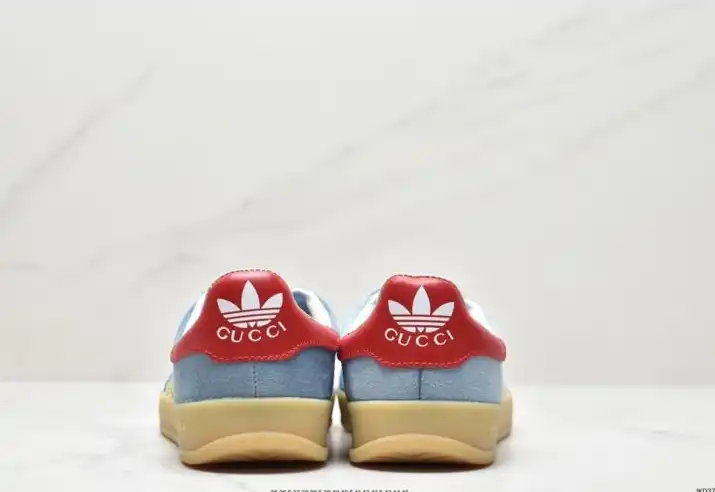 hype Adidas Sneakers