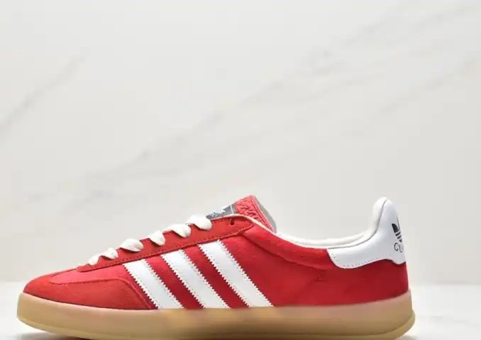 hype Adidas Sneakers