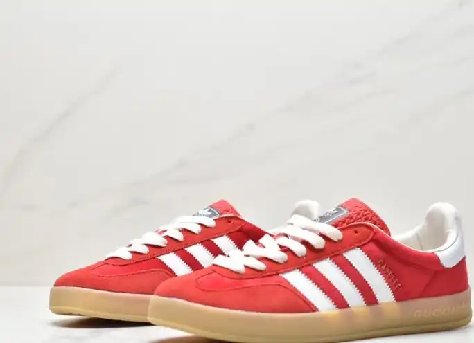 hype Adidas Sneakers