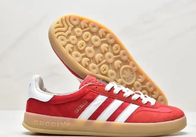 hype Adidas Sneakers