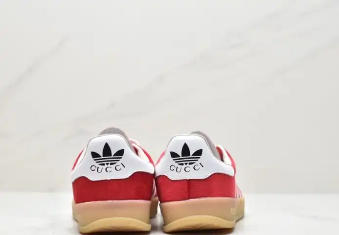 hype Adidas Sneakers