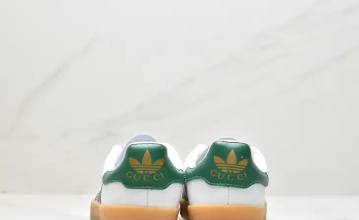 hype Adidas Sneakers