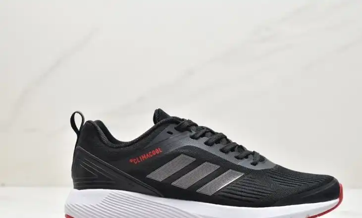 hype Adidas Sneakers