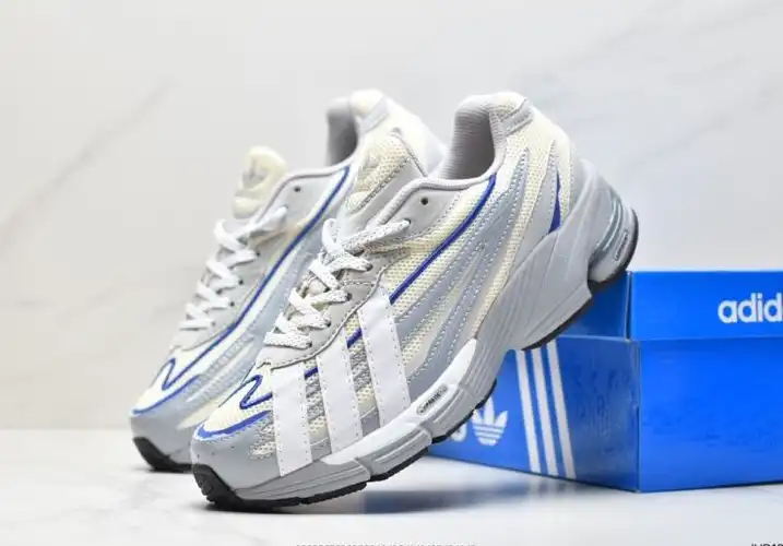 hype Adidas Sneakers