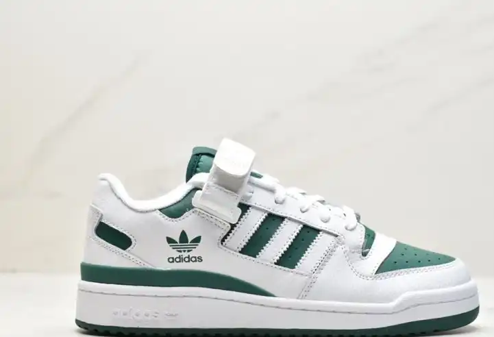 hype Adidas Sneakers