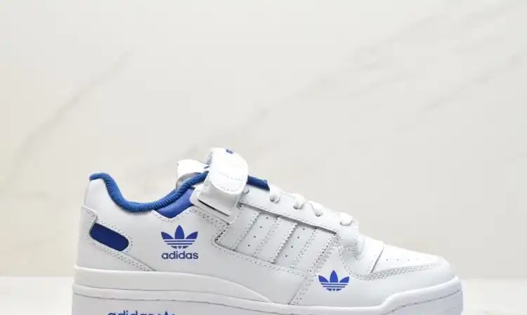 hype Adidas Sneakers