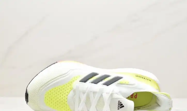 hype Adidas Sneakers