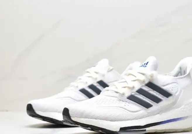 hype Adidas Sneakers