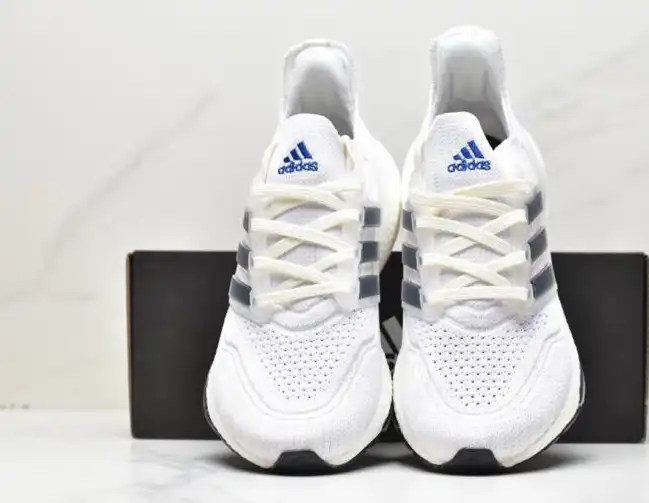 hype Adidas Sneakers