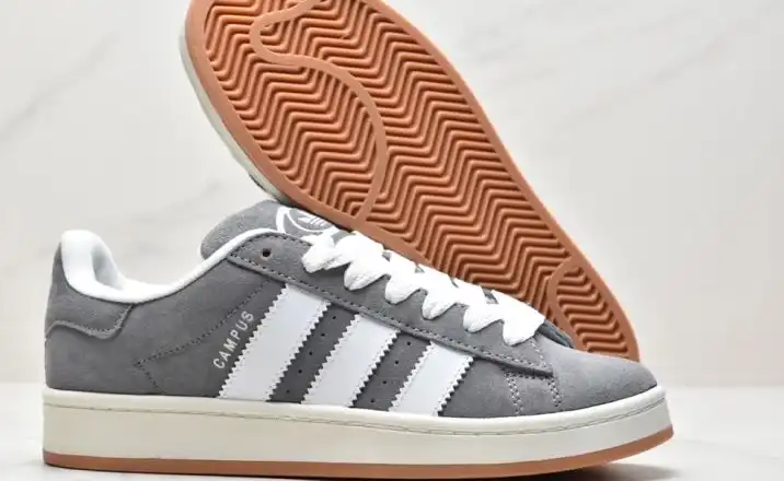 hype Adidas Sneakers