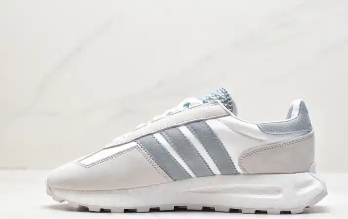 hype Adidas Sneakers