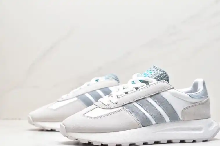 hype Adidas Sneakers