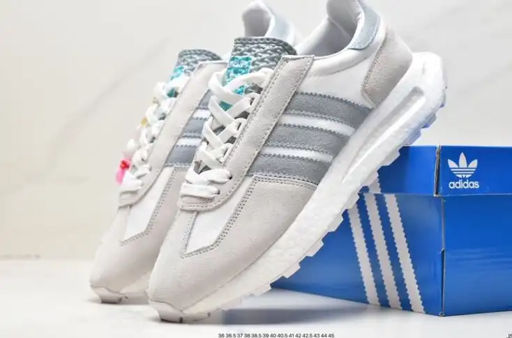 hype Adidas Sneakers