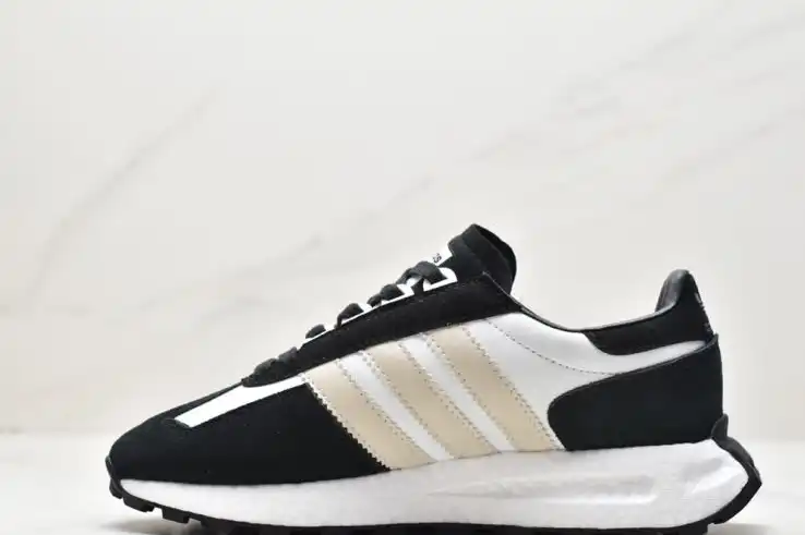 hype Adidas Sneakers