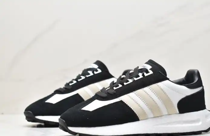 hype Adidas Sneakers